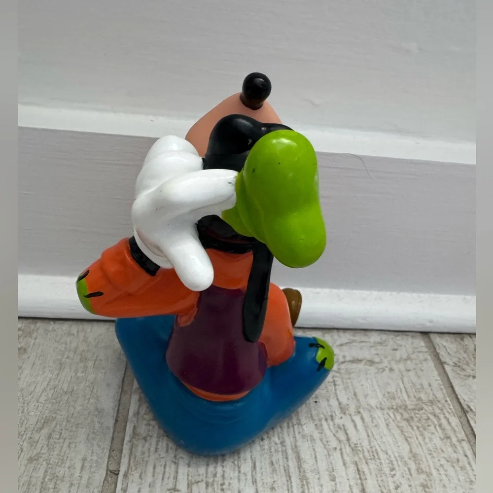 VINTAGE Plastic 5” Figure GOOFY Disney Toy Rubber‎